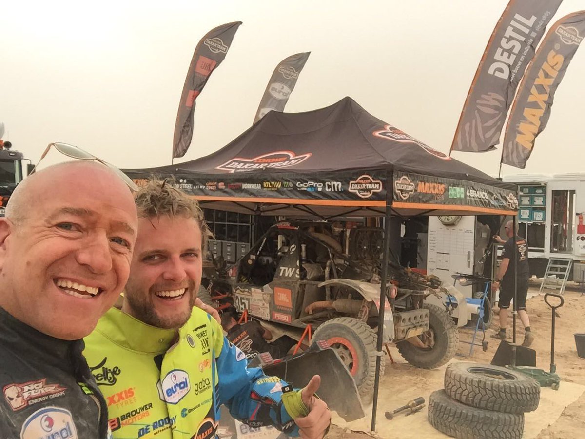 Finish!!✅ Real #dakarrally stage in Morocco. Lot of dust, but that's what I like 😂😜2 broken wheels due to the stones, but no worry. All ok👊🏻