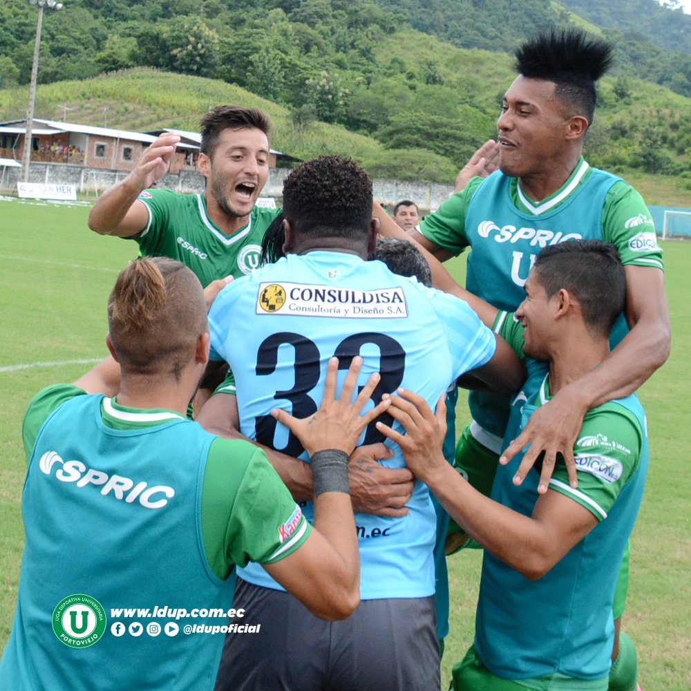 LDUPoficial's tweet photo. Celebraciones | @waldemar_1986 Acosta festeja su segundo gol con #LDUP💚. Reflejo de un grupo más que unido. #CFCvsLDUP https://t.co/0n6gIKtNJh