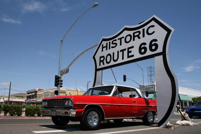 explorekingman's tweet photo. May 5-7, #Route66FunRun / #KingmanArizona https://t.co/NS3pblC5KV #Arizona #SantaMonica #Arizona #Chicago #StLouis https://t.co/gRcvPez9Nd