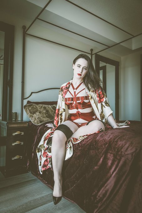 Feeling a little spring feverish... https://t.co/GHlygGhpS3