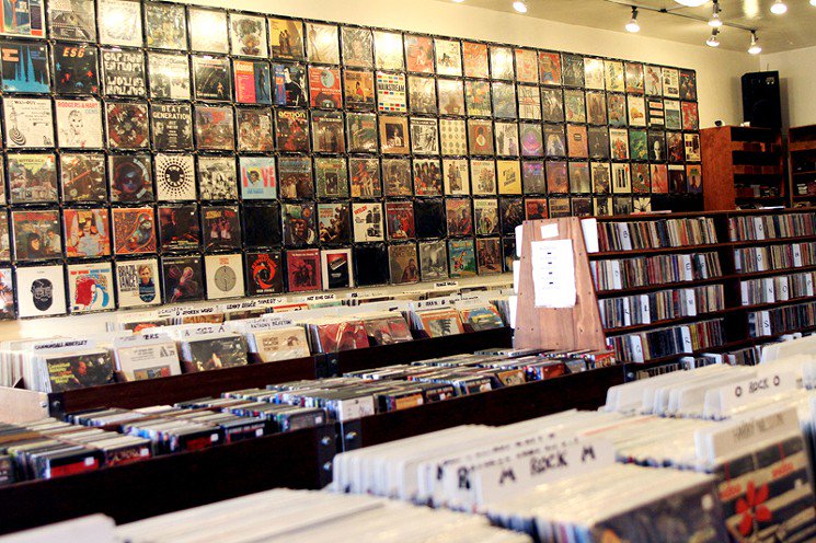 Heyes_BTEC's tweet photo. Got nothing to do this bank holiday Monday? Why not make some quick cash by bringing your old Vinyl to us! #buzzing https://t.co/tevqgbiDll