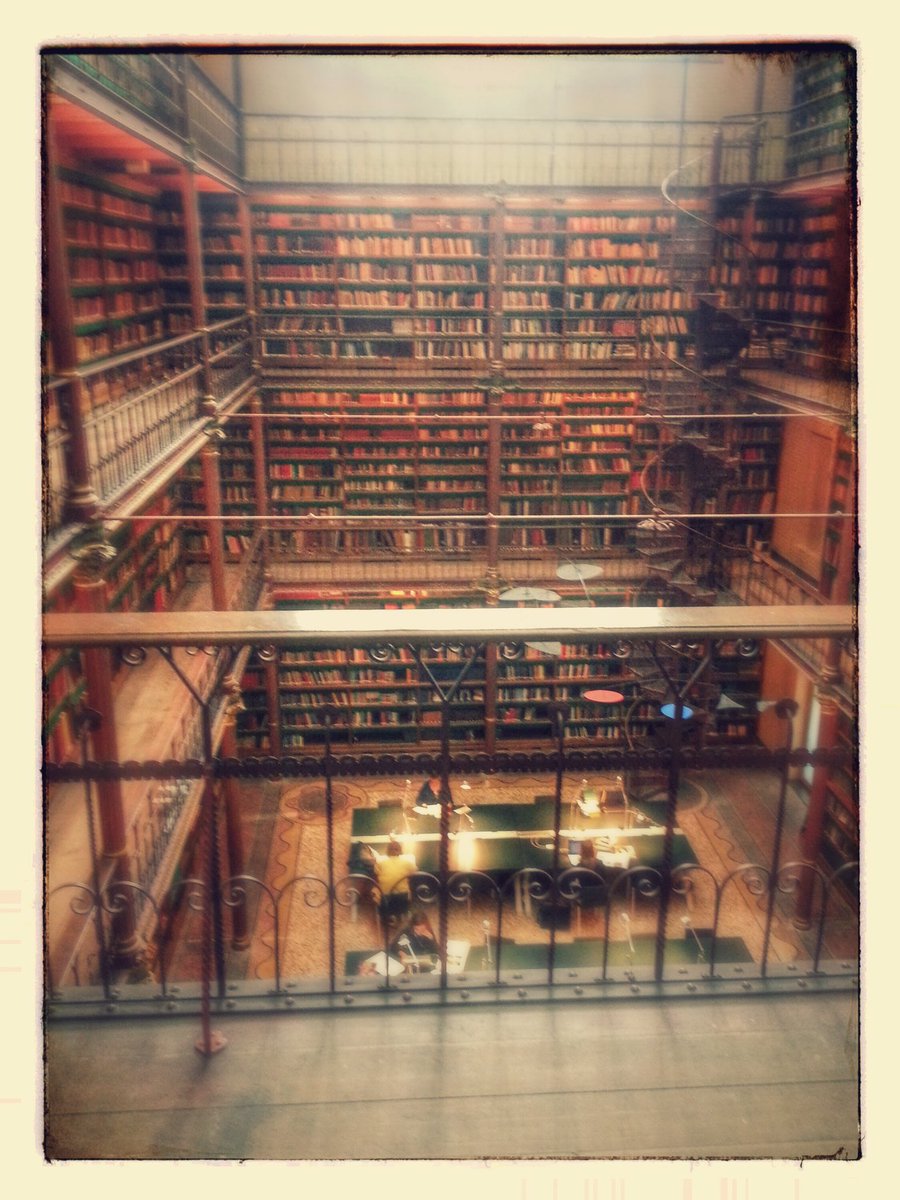 Planit_Podcast's tweet photo. In honor of #nationallibraryweek & The Netherlands (a #PlanitTop10 place to #travel in 2017), here's the stunning @rijksmuseum #library! https://t.co/JeFzKCJCD1