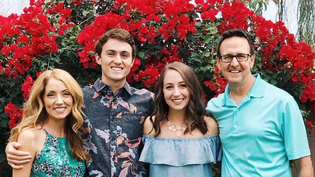 mandycakes17's tweet photo. Kerr Easter 2017 https://t.co/naok9Ur0Lf https://t.co/QErqZqDc2S