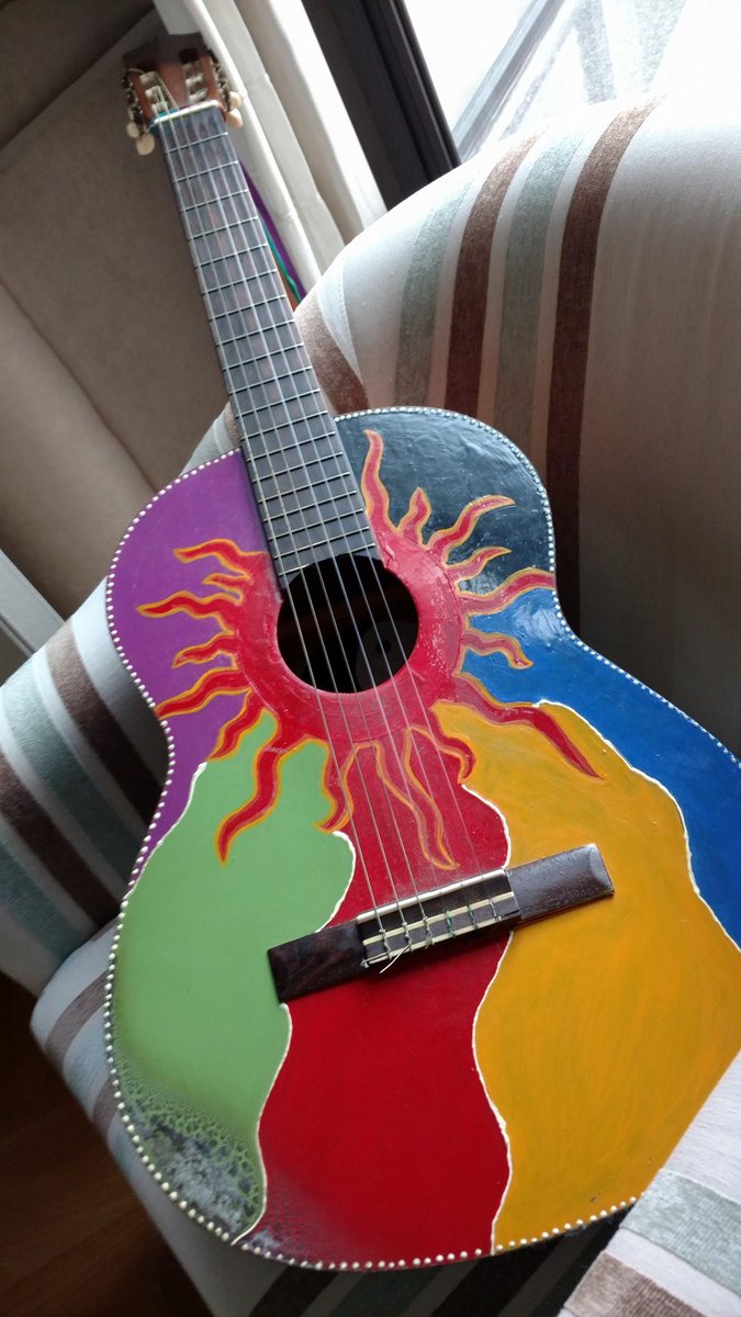 danmartinimusic's tweet photo. E daí que não há #sol? #vivaosom #musica #vidacolorida https://t.co/ELHxoRS5Dy