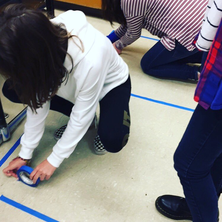 msscottymath3's tweet photo. Building a maze for BB8 #litscience https://t.co/7pH4PoAO6v