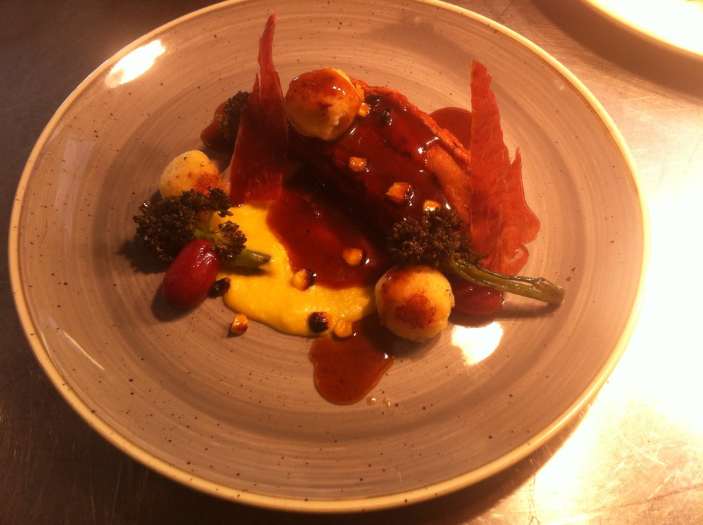 stuhli87's tweet photo. Tonights special , belly pork , sweetcorn ,confit grapes , potato dumplings and purple brocli https://t.co/AUdOTpfIu9