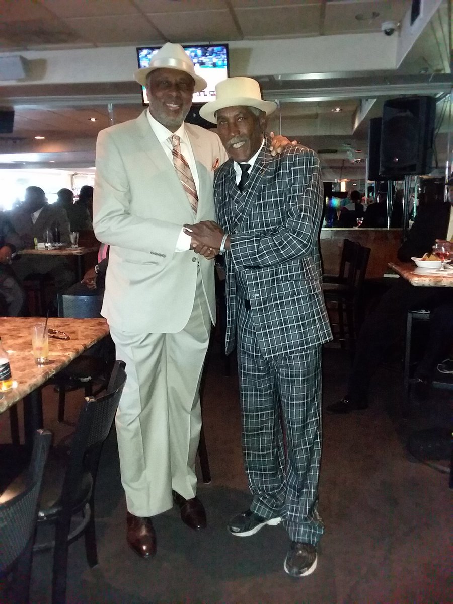 GlantonSmith's tweet photo. Tue #UncleBobbysCountryCorner 5:30pm pst https://t.co/Rmg2XWy8A4 a Real #OG former Laker #JerryChambers #OriginalGentleman #realmendontplay https://t.co/otQomh3xgs