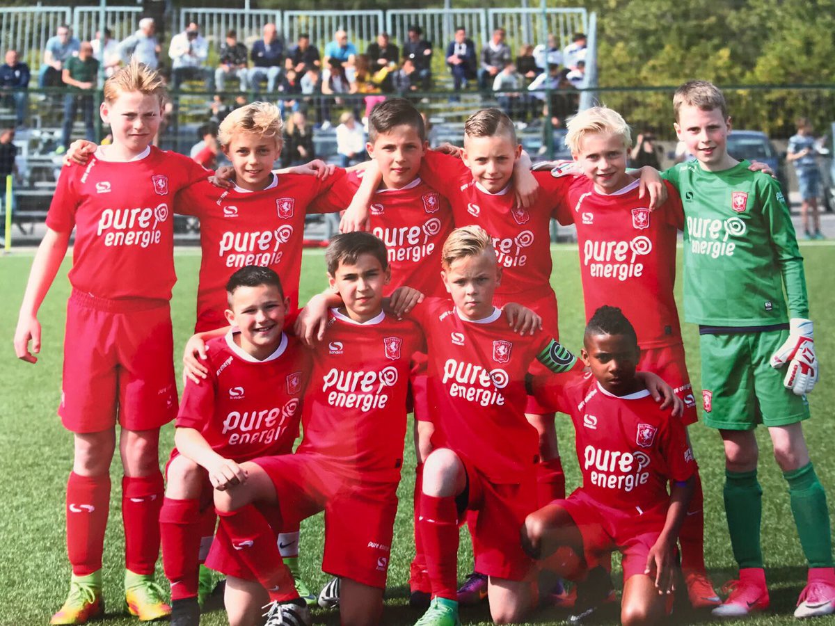 PureEnergieNL's tweet photo. Topprestatie: Jeugdteam @fctwente onder 11 wint sterk bezet toernooi op Sardinië-Italië, namens @PureEnergieNL gefeliciteerd kanjers! 🏆⚽️ https://t.co/vo1db4kRy4