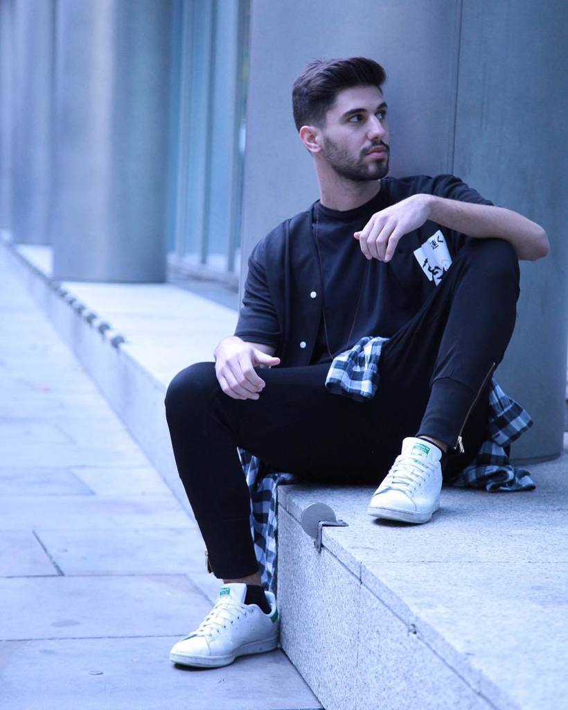 tt_model's tweet photo. George Kourmoulakis⠀
#modelling #modellingwork #modeljob #fashion #acting #thetopmodel #model #modeljob #fashion #… https://t.co/7XkeHWCWsH https://t.co/89r4cCEcN3
