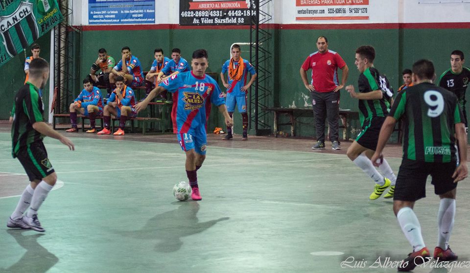 #Futsal | 📷 La galería de imágenes del partido de #3ra división entre Nueva Chicago (6) y #Arsenal (0) jugado ayer 👉 goo.gl/5U3CVA
