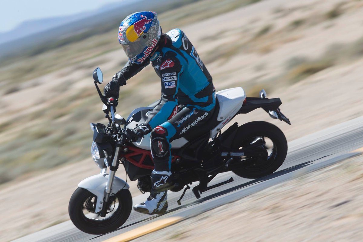 AaronColton's tweet photo. It was this moment I realized I should have brought my grom to the track.. #HackDayTrackday https://t.co/IoM8qbQp4G