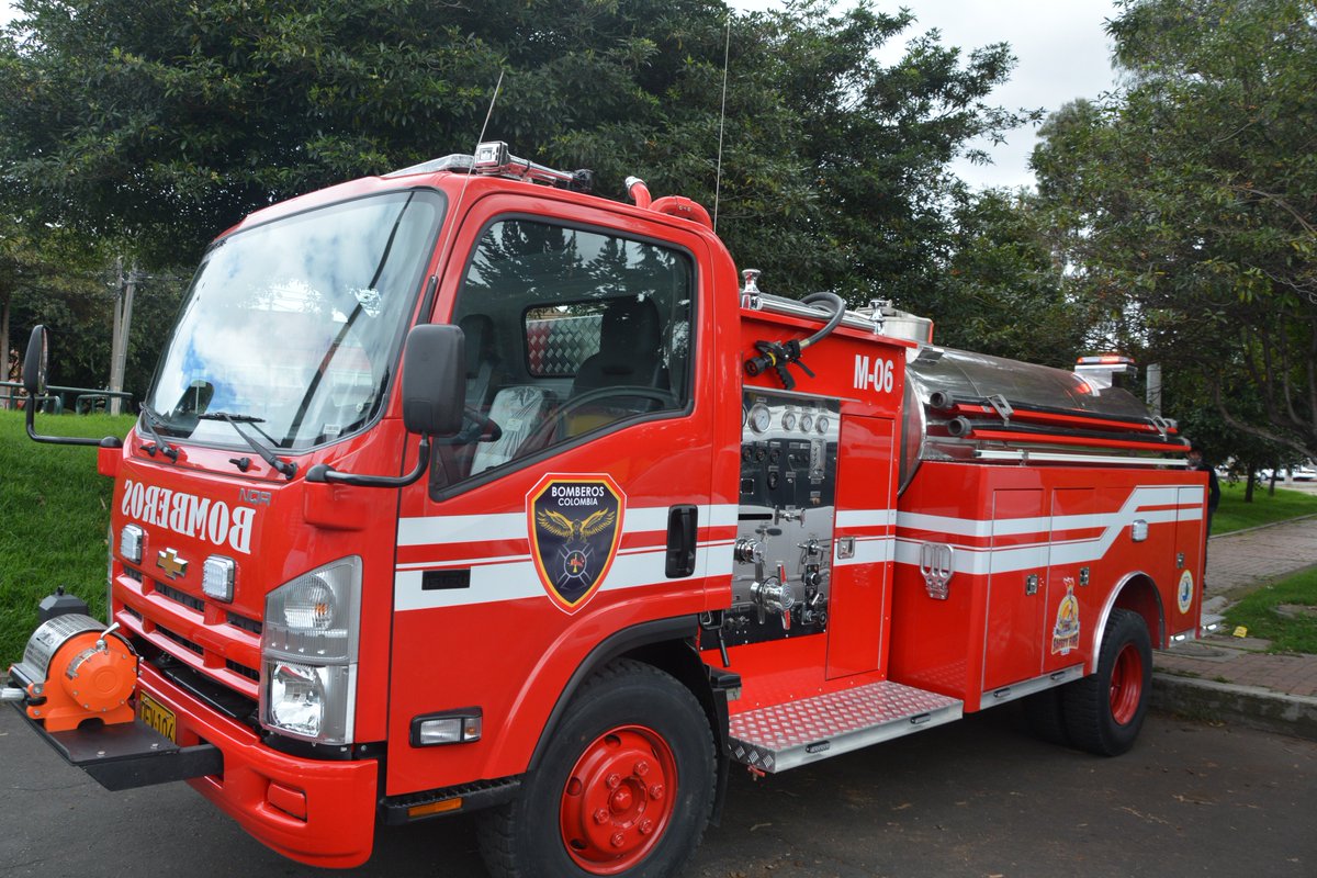 #DNBC fortalece al Cuerpo de Bomberos de Aguachica @angeldavidojed1 Cesar, con máquina cisterna para la protección de la comunidad.