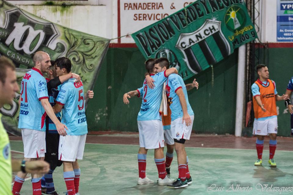 #Futsal | 📷 Las fotos del primer triunfo de #Arsenal en el 2017. Fue 6-3 sobre Nueva Chicago (por Luis Velázquez) 👉 goo.gl/KBIlb0