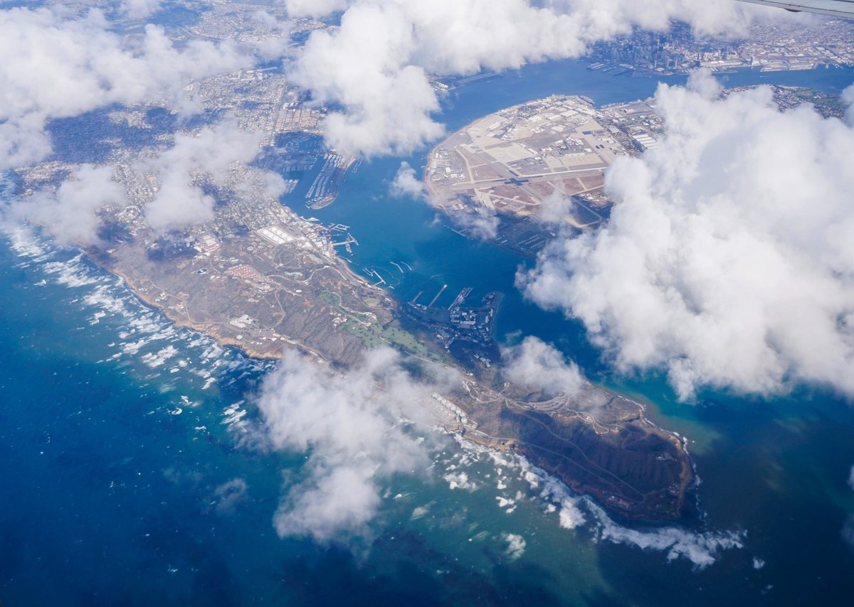 StateWellness's tweet photo. #FindYourState in these clouds above the Point Loma peninsula in #SanDiego. โ๏ธ https://t.co/SFnClJHArq