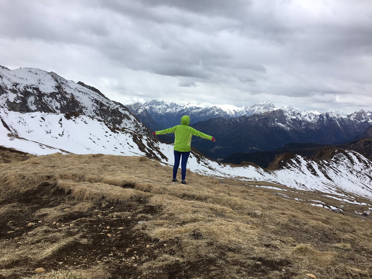 LInParadiseCity's tweet photo. Want to stay in my mountains forever 💞❄️🌲 #winterkid https://t.co/B4TzY9NhSK