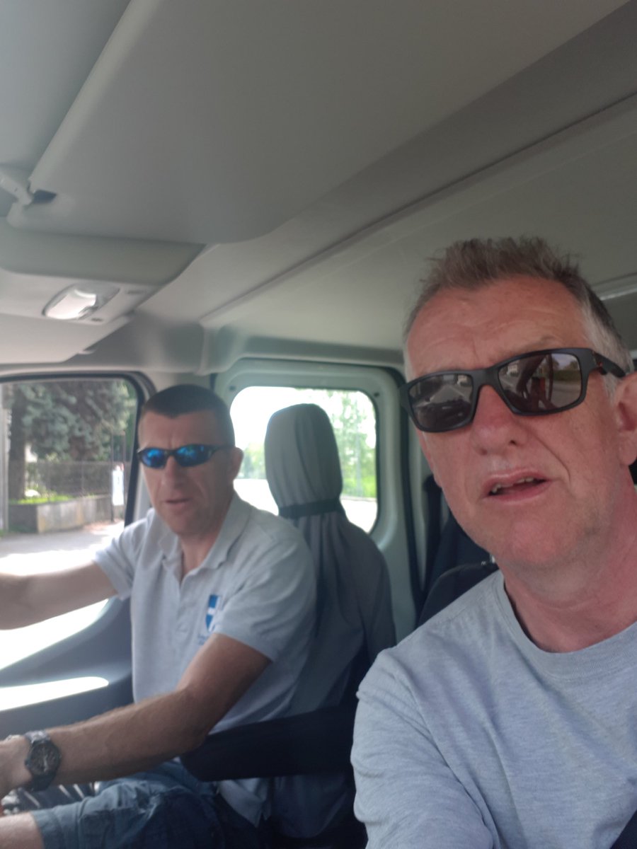 jontyw22's tweet photo. Seriously...I am not with him!! #goodguyreally #mrorganised #coachcity #rowing #yearsofexperience @Grandalps https://t.co/ghGIhofiua