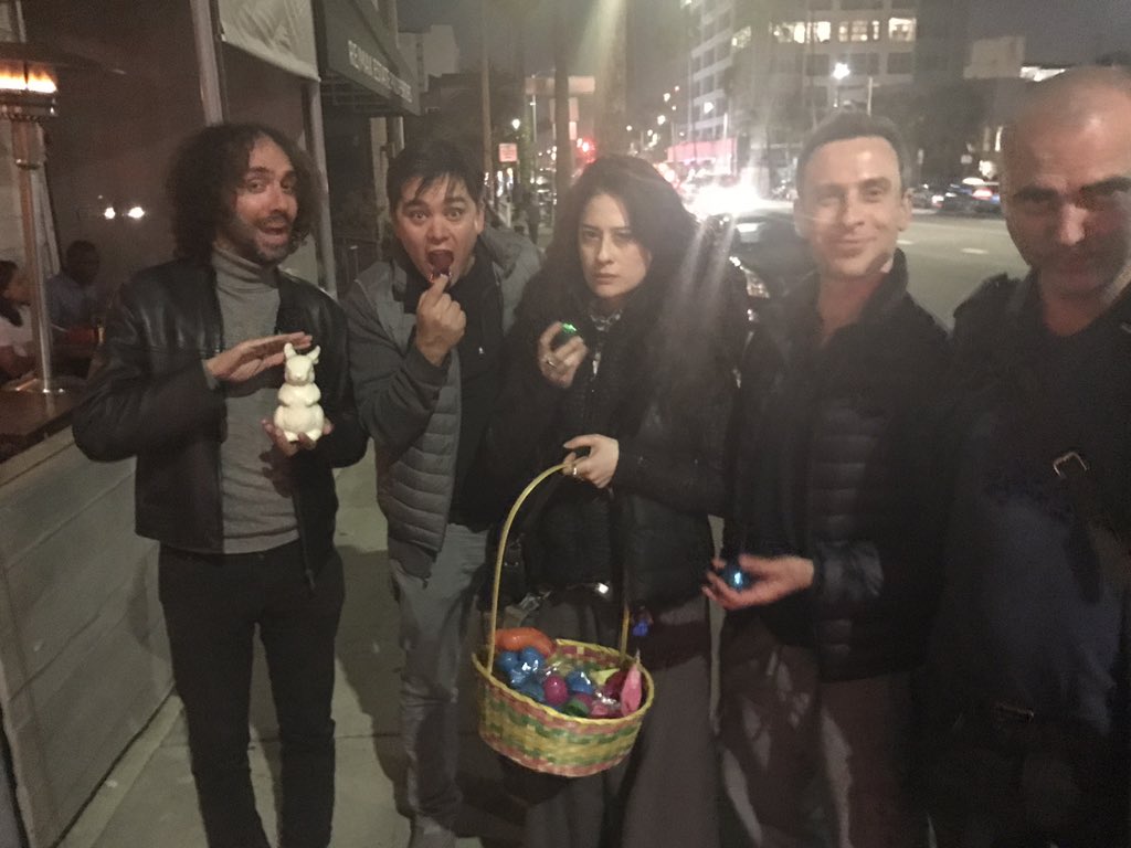 reubstock's tweet image. @julianmccrea and friend&apos;s Follow the white Rabbit Saturday dinner @thepattern5 #vr #pattern5