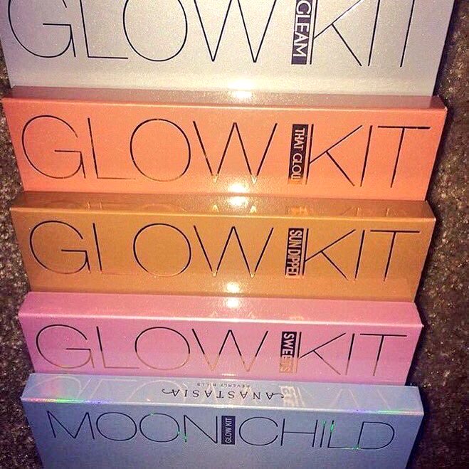 allmuamakeup's tweet photo. which glow kit is your fav?mine is sundipped #sundipped #NicoleGlow #gleam #thatglow #sweets #ultimateglow Retweet yourfavtag @ABHcosmetics https://t.co/dJMXrS7qtD