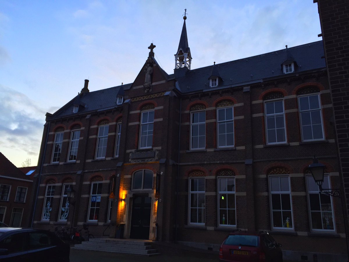 basvandervoort's tweet photo. Historisch #Megen, prachtig! Wie zou daar nou niet willen wonen? #OokDatIsOss #Oss https://t.co/CoTTgyuul1