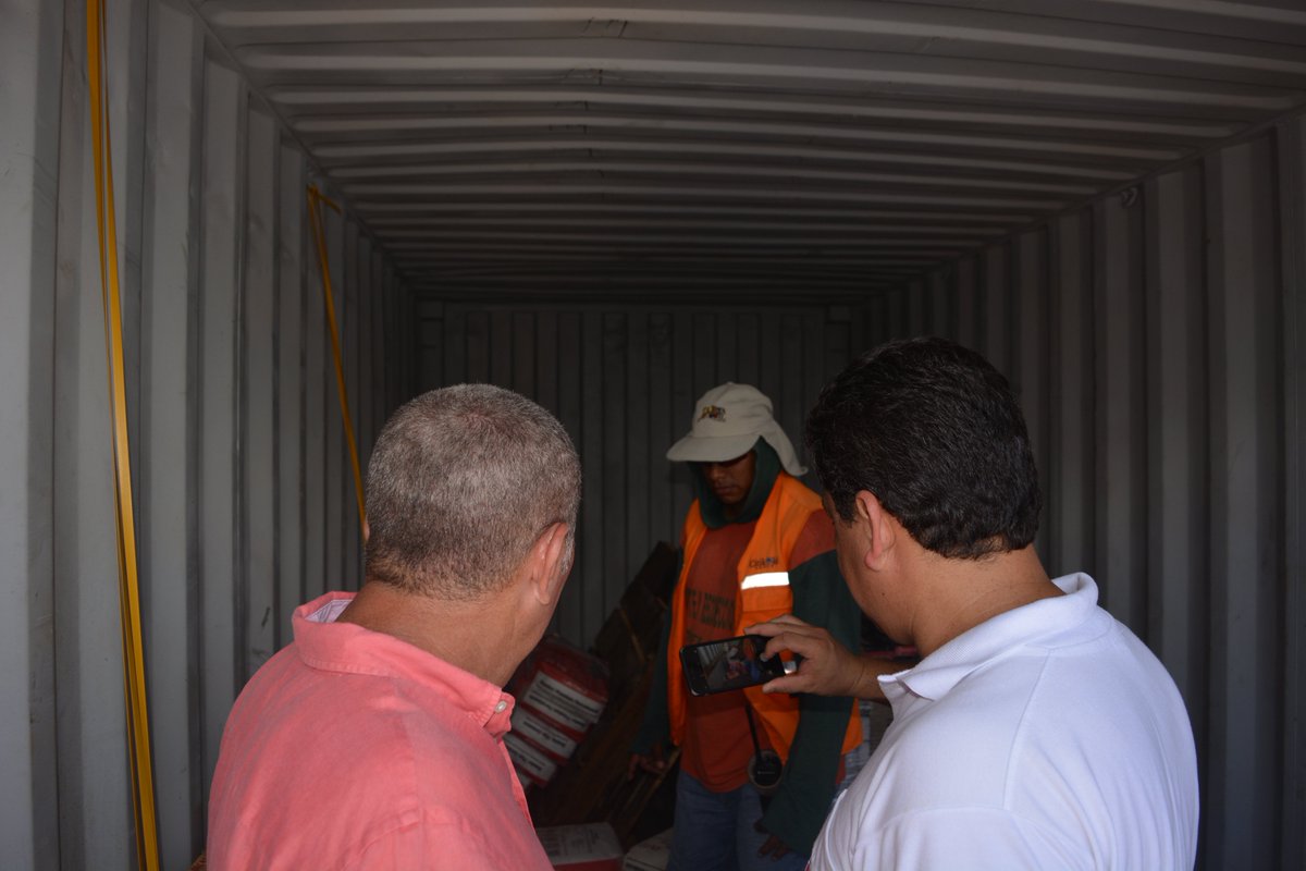 CGGalapagos's tweet photo. Mantener carga embodegada en #Galápagos genera inconvenientes para  consolidar la misma en Gye por falta de disponibilidad de contenedores https://t.co/JNHjF8HZch