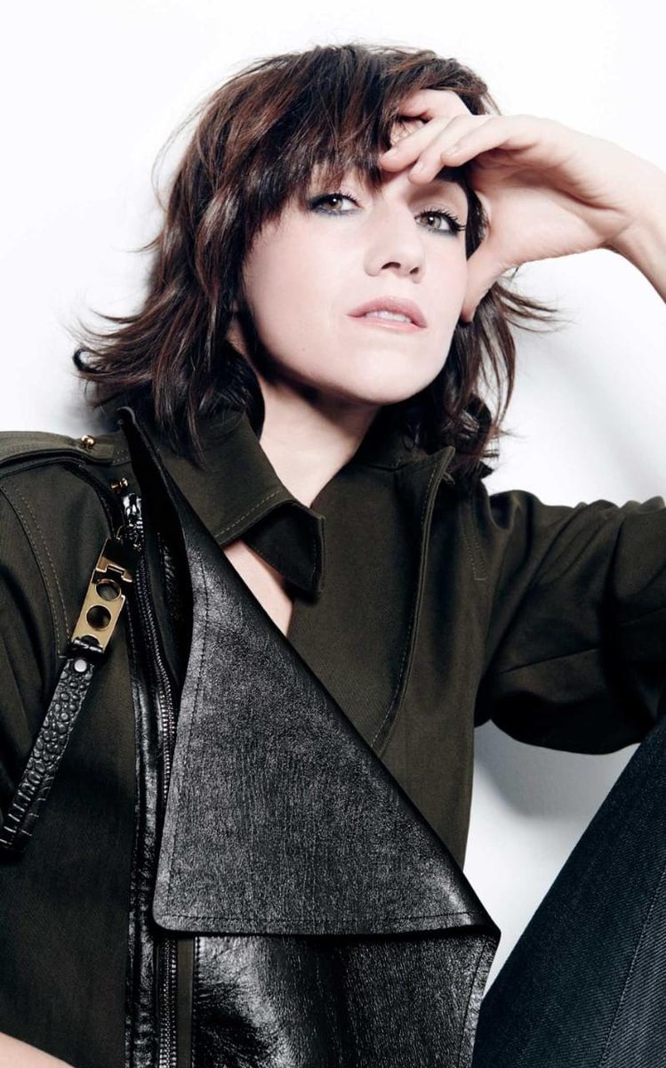 MakingItUpSPMU's tweet image. Charlotte Gainsbourg on the secret French beauty tip every woman should know crwd.fr/2pqPSlY