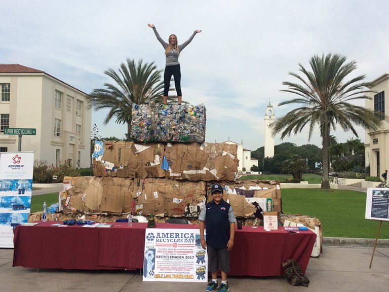 RecycleManiacs's tweet image. Congrats to @LoyolaMarymount  and @risd who have been crowned the winners of the 2017 @RecycleManiacs competition! bit.ly/2oPFNRJ