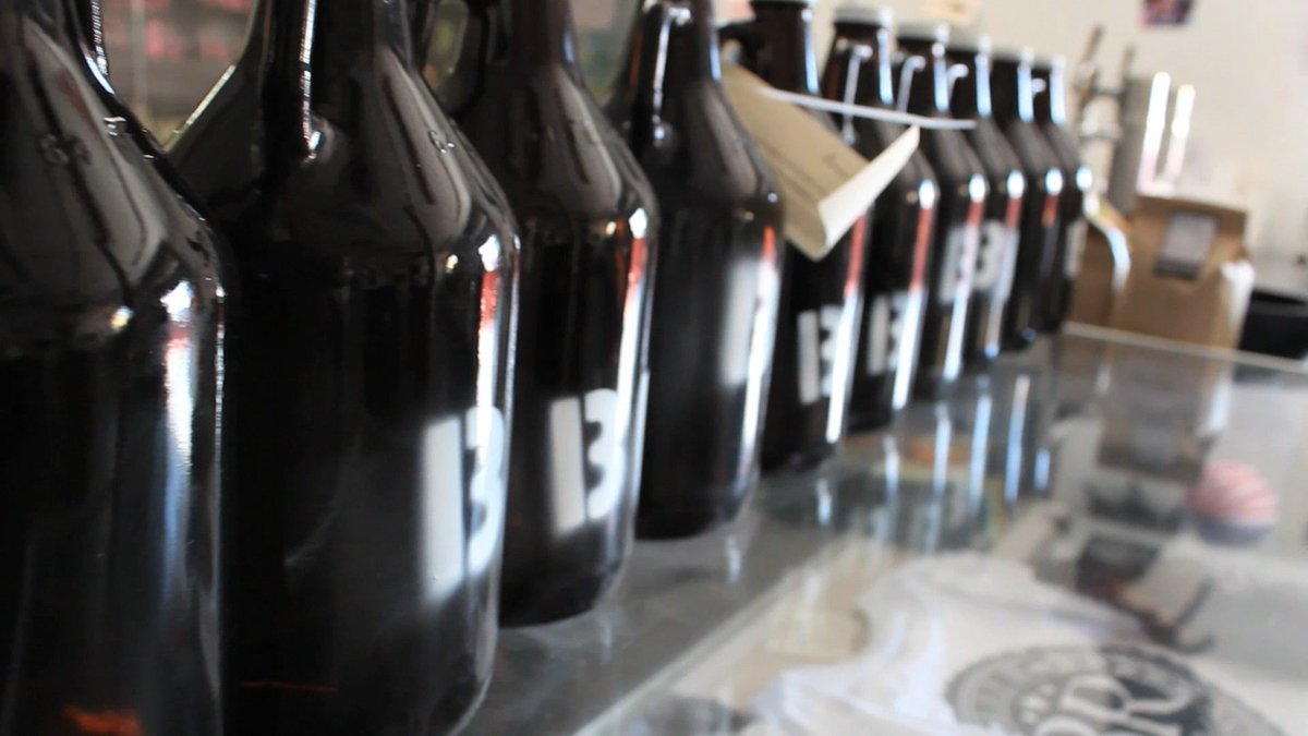 BREWPUBLIC's tweet photo. .@barelybeerbaron is the new beer TV show on @amazon Prime. Read our interview with @brewrebellion here: https://t.co/jRDS4OPhtg #beertv https://t.co/LIKjRHYd6W