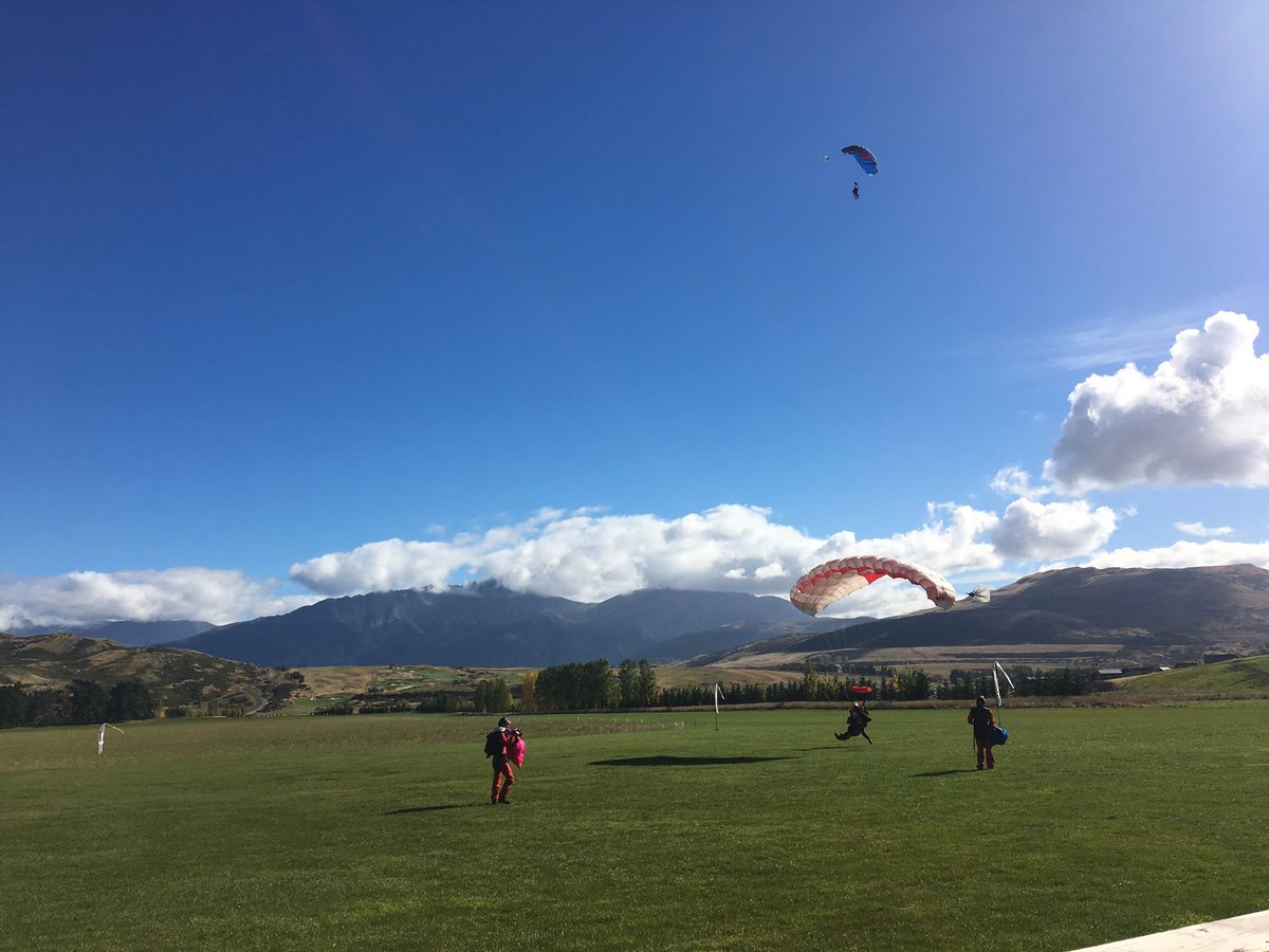 Things to do on a sunny day in Queenstown - SKY DIVE!! #BucketList