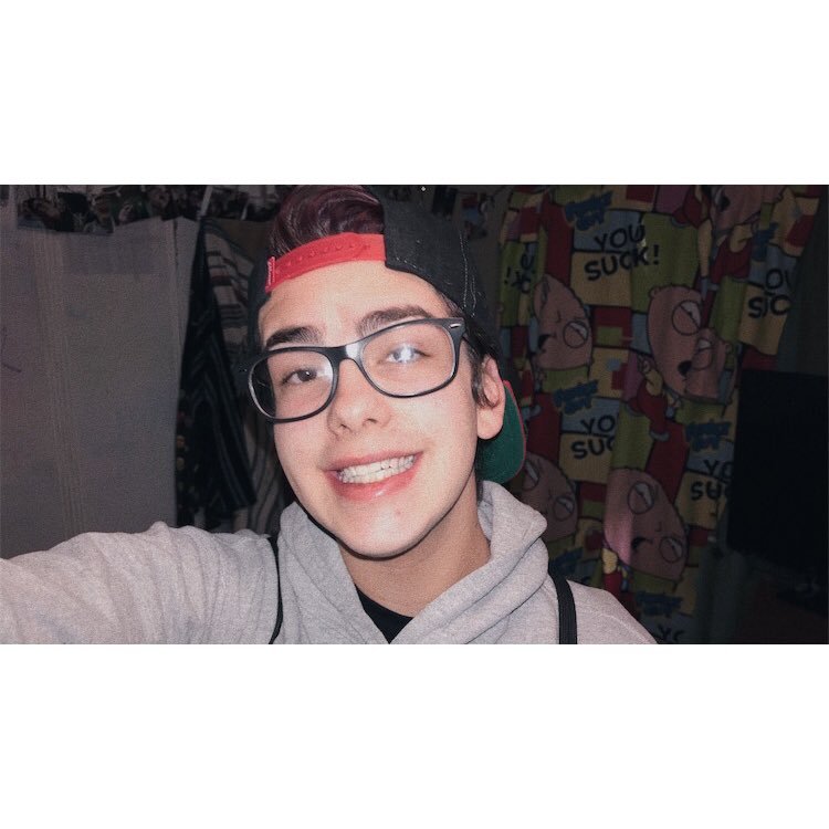 velvetethan's tweet image. for your eyes only🍄

#TuesdaySelfie