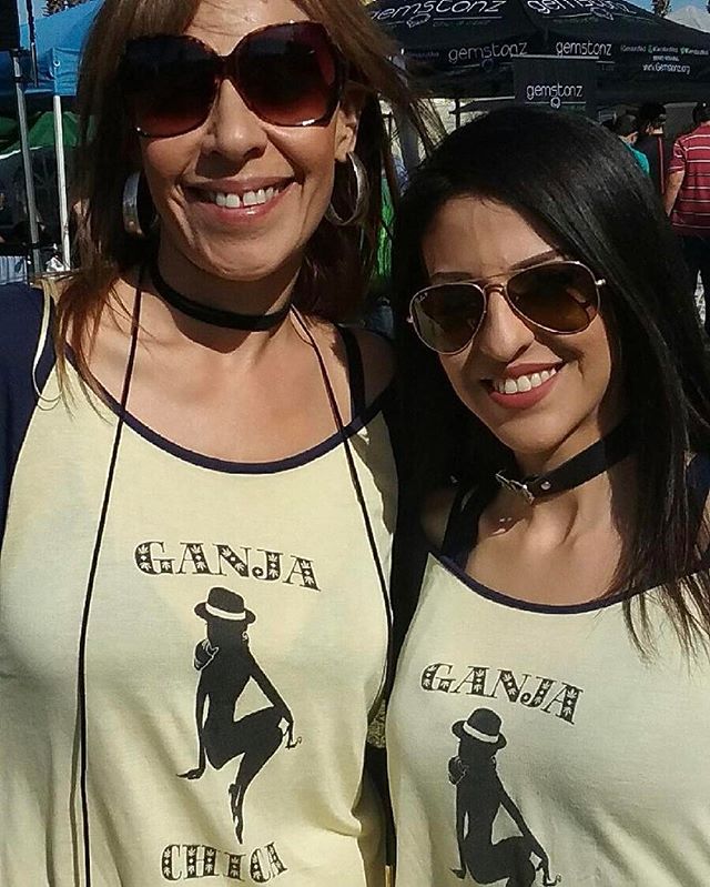 RepostBy @queendees11: "Thank you for the shirt and your awesome energy <a href="/ganjachica/">Ganja Chica</a> It was good seeing you!😘"… instagram.com/p/BS_7Tt4BE4x/…