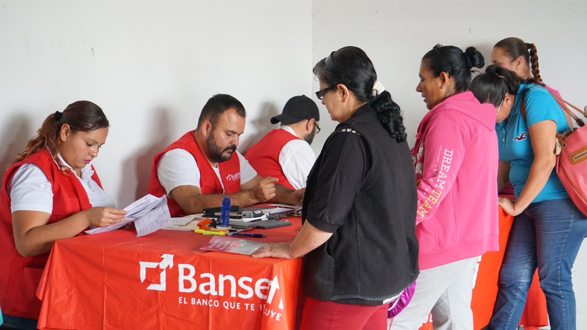 bbienestarmx's tweet photo. A través del #PROIIF se otorgan préstamos básicos que van desde los $1,000 a $2,000 pesos. #Bansefi #InclusiónFinanciera #Ahorro https://t.co/p17Vt6NTXD