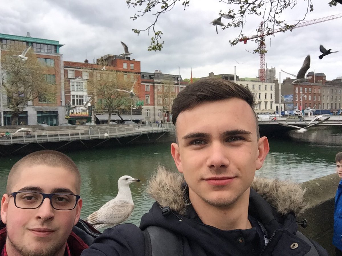 drevensek99's tweet photo. Seagull #corkscrewthinking https://t.co/lk6Jo32DmF