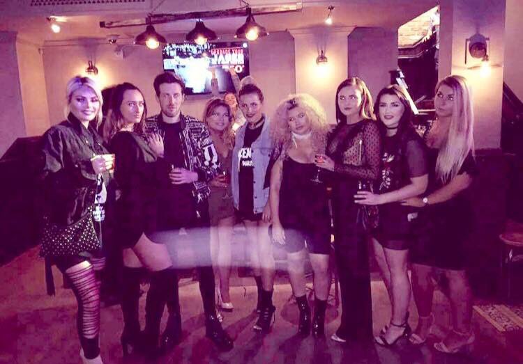 jesschloemarsh's tweet photo. London Juju and sugar hut 🍸 https://t.co/9rP6pFbaOz