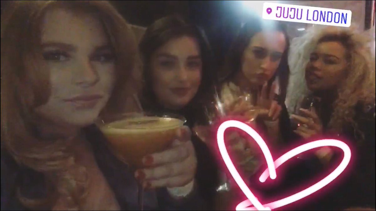 jesschloemarsh's tweet photo. London Juju and sugar hut 🍸 https://t.co/9rP6pFbaOz