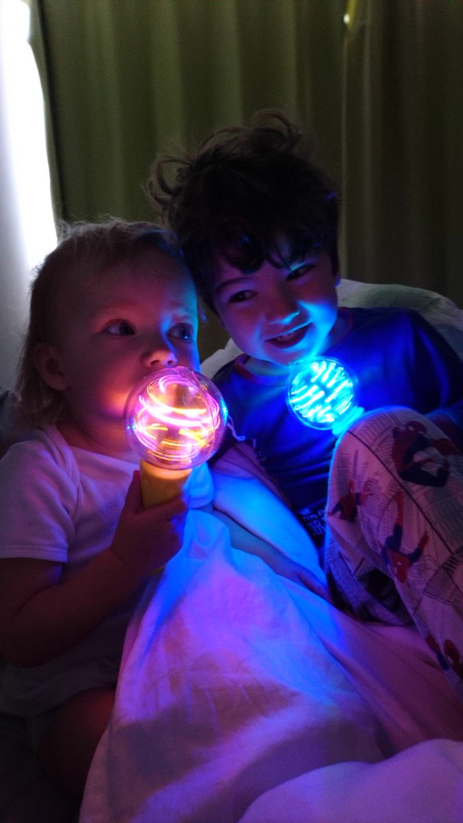 AmberDean1979's tweet photo. On way back from a crazy day with the giddy ones💗💙 #M6bekind  #Niece #nephew #backtowales https://t.co/kToNKdThbo