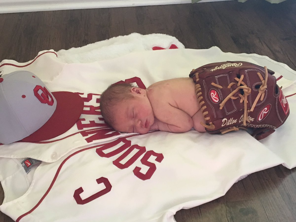 SprtsChttr's tweet photo. These athletes have welcomed new babies into their family in 2017 https://t.co/Sz8DF5PwDz https://t.co/YGLbioc8m7
