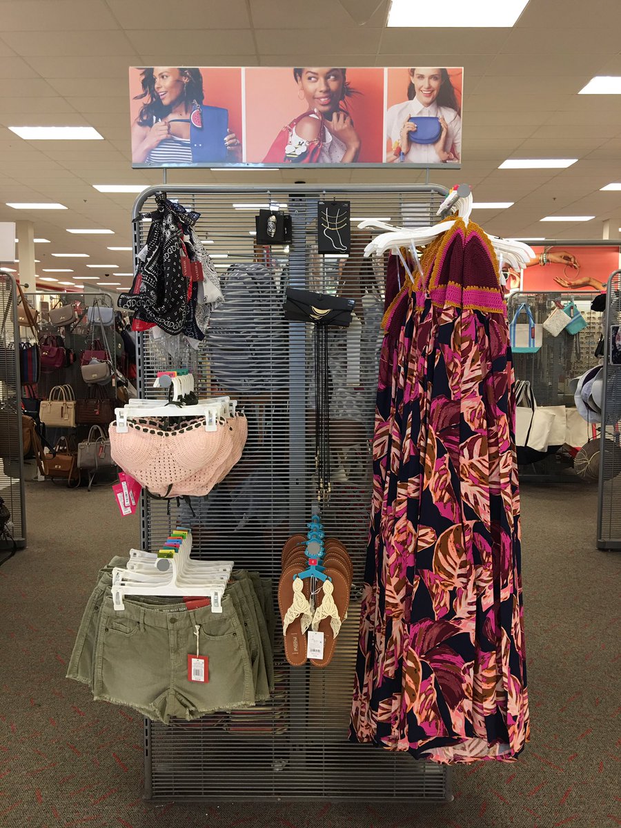 Let T2128 help you find your perfect #CoachellaOutfits for weekend 2 🌵☀️🎡✌️
