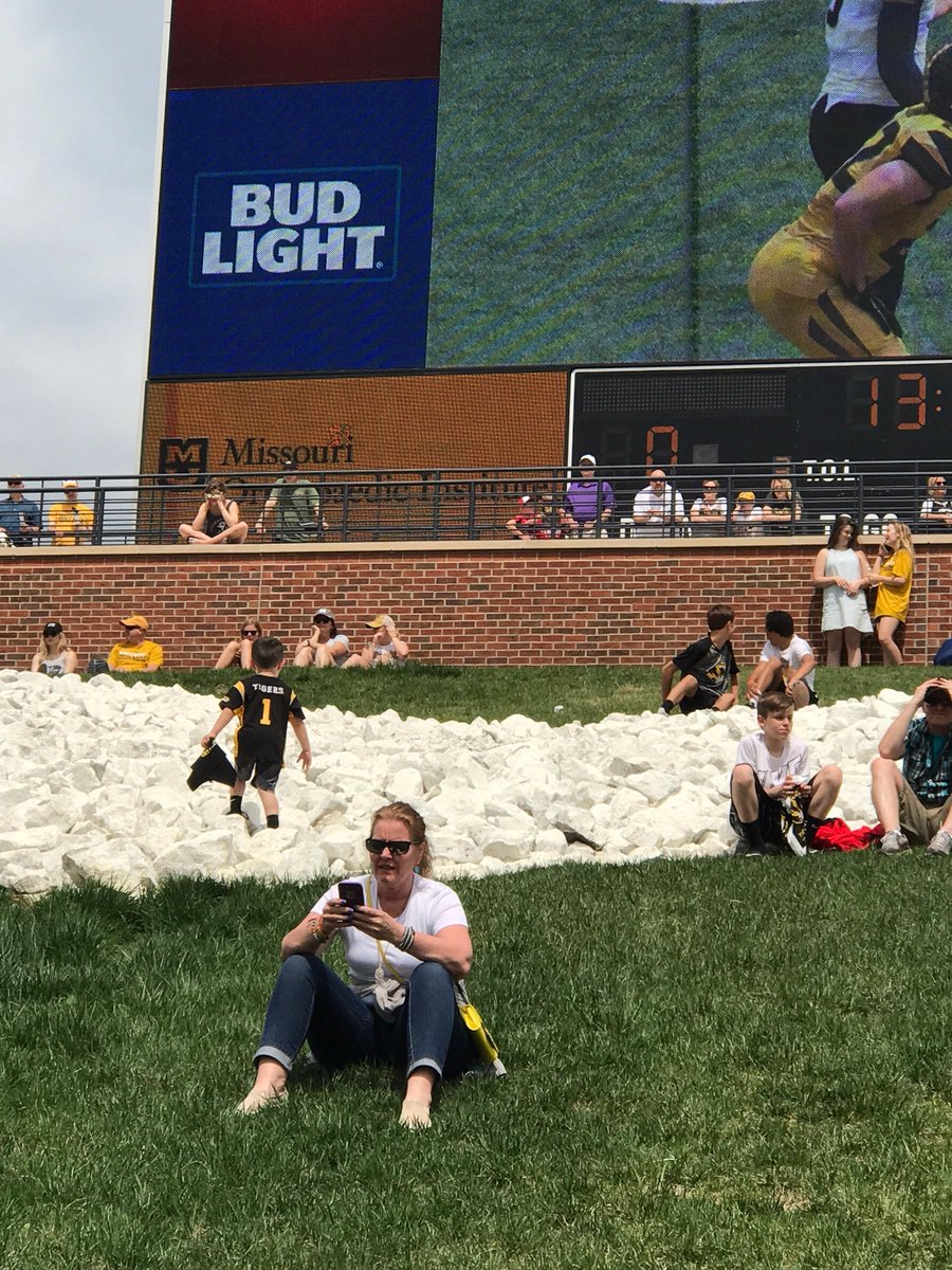 emptynestersat's tweet photo. Read: https://t.co/KdtzIKlDgV
Mizzou Visits are the Best Visits! @Mizzou @MizzouFootball @mymidici @ColumbiaMOCVB #EmptyNesterSaturday https://t.co/Qw1Zjm49Aw