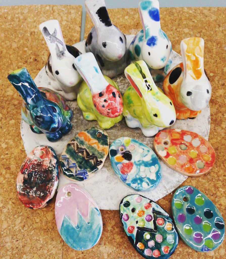 Easter Camps resume tomorrow at Cré #happybunnies #skibbereen #claytime #makeitmyself #westcork #paintyourownpottery #WildAtlanticWay