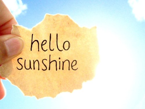 GGGranola's tweet photo. Who else is totally pumped to be enjoying that sun shining down on us? #lovethesun #warmth #Monday #sumertimefun #bigplans https://t.co/tn2h6Ryteu