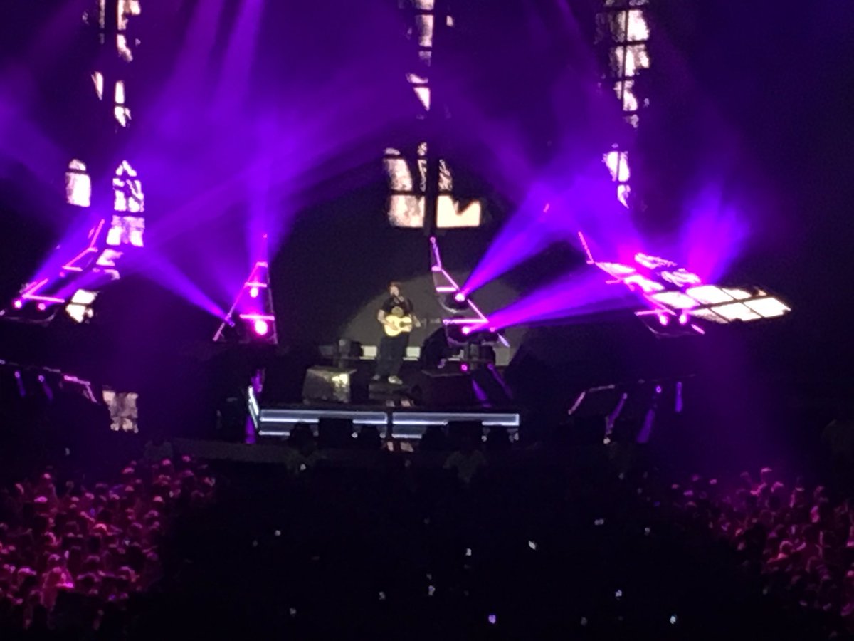 _margauxadt's tweet photo. @edsheeran what an amazing show tonight.. i could never forget that ! I love you so much ❤❤❤ https://t.co/Gy6B7wDU1r