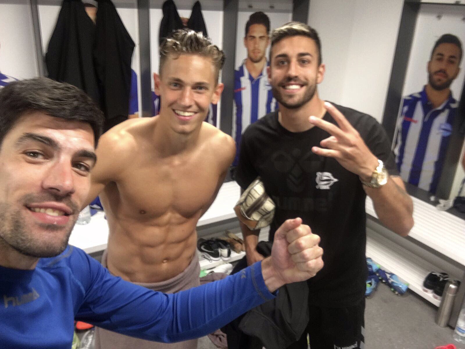 C9pVmTIWAAEuwn7.jpg:large