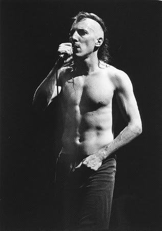 Happy birthday to this talented man, Maynard James Keenan! I love you..     