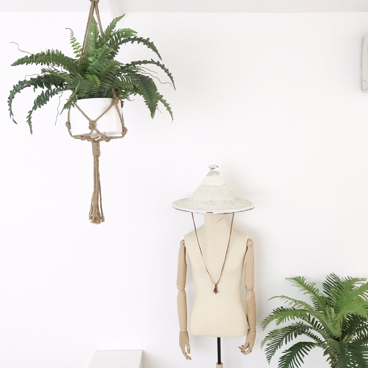 Another photography from our new Lab in Barcelona. #minimalism #furniture #art #decoration