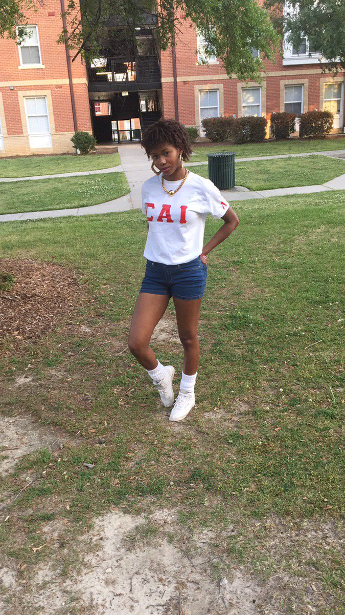 Oshia_S's tweet photo. On March 30, 2017 was the day I blossomed into this beautiful Rose of Sigma Alpha Iota!! πβΌοΈππΉ #IssaRose #Spring17 https://t.co/QkwrNAmyll