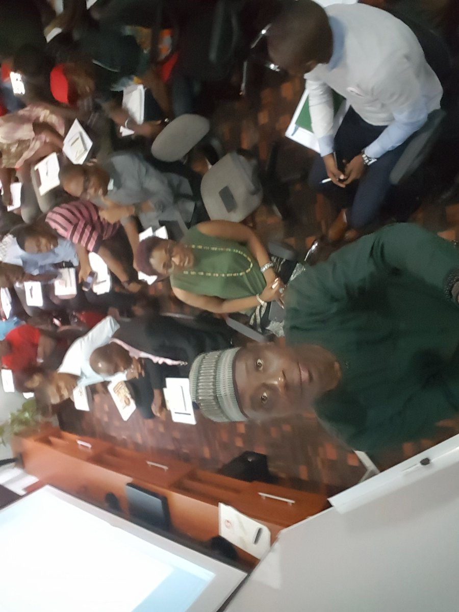 olakunlesoriyan's tweet photo. 24. @olakunlesoriyan: Be selective about who you invest your time &energy in..they create the peace you attain @fullandfree #LPCApril2017 https://t.co/O99Gm3u1So