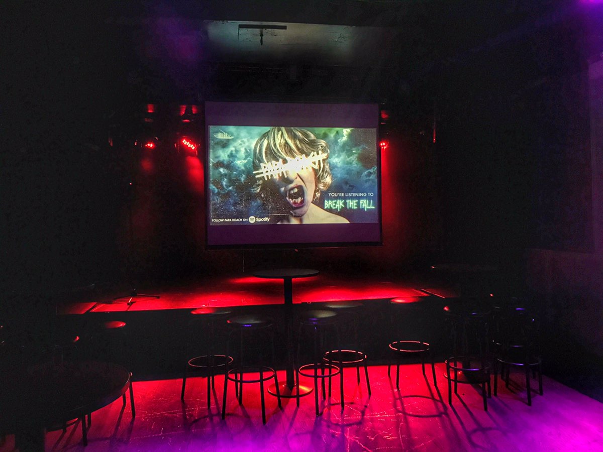 A few hundred people are going to get an early listen to our new album #CrookedTeeth tonight in Montreal 😀