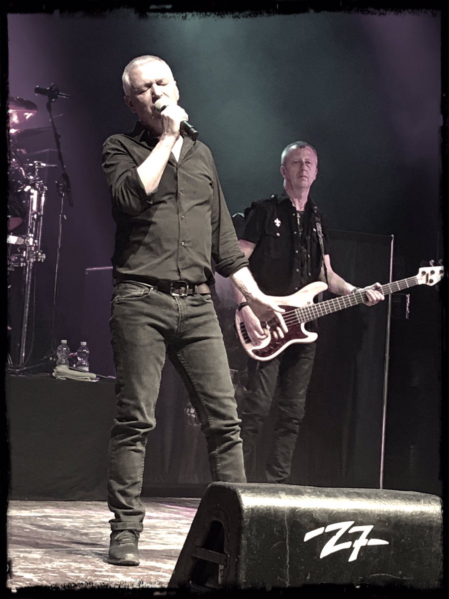 BeckDani's tweet photo. #thunder #z7 #rocknroll #konzertfabrik #pratteln #iloveyoumorethanrocknroll #lukemorley #dannybowes https://t.co/S7gIlzWbNw