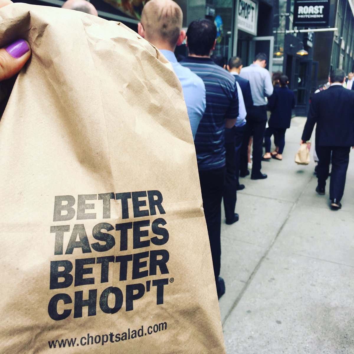 yooms's tweet photo. @Chopt guy led me to the front of the line bc he noticed I was expecting. Thanks #chopt! Love my daily dose of #kalecasear. #midtowneast https://t.co/ObkmhfzLxU
