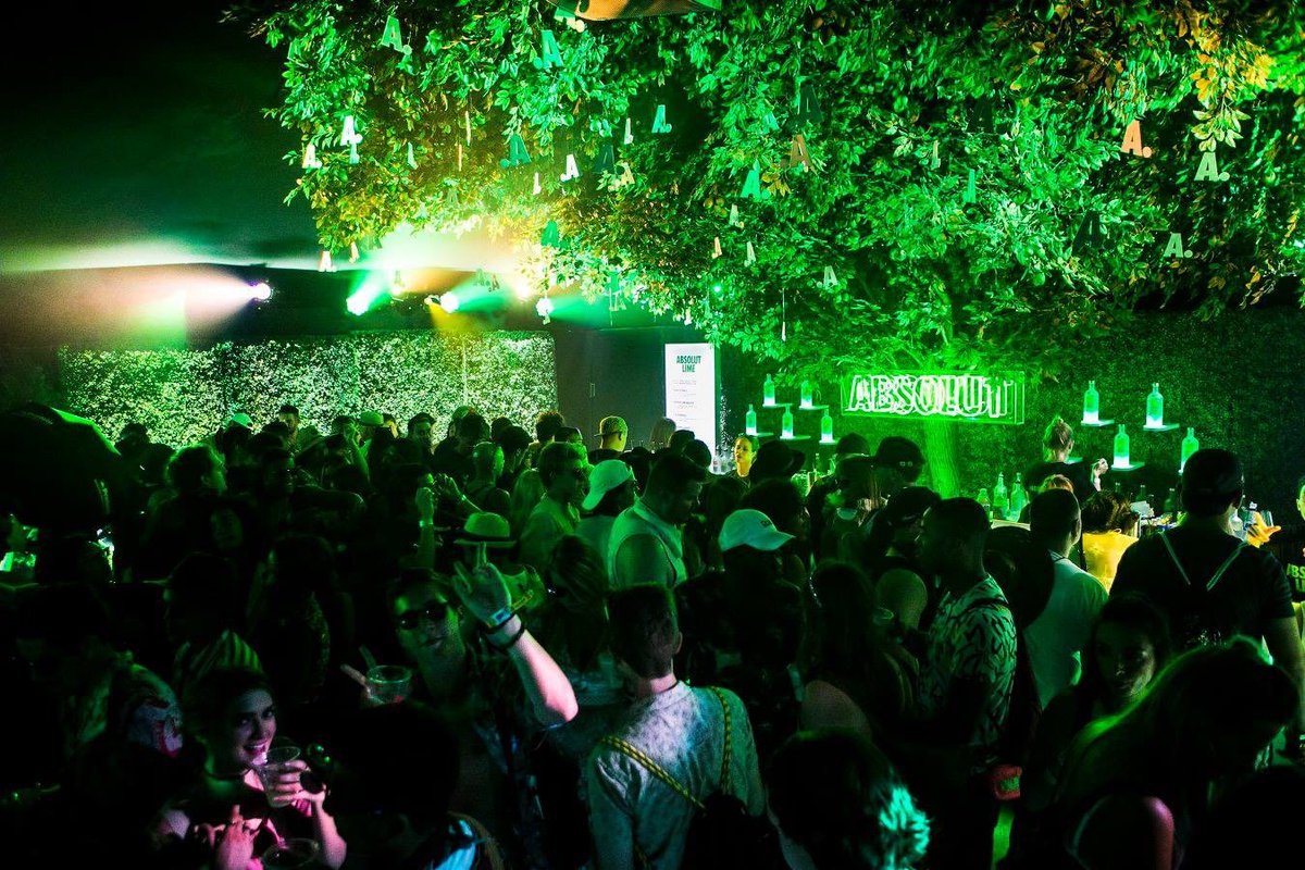 storieslit's tweet photo. #sneakpeek of our latest #lightingdesign for @thisismkg &amp; @absolutvodka at #Coachella2017 #thankful for #amazing #creative #clients https://t.co/MC0N47zV7x